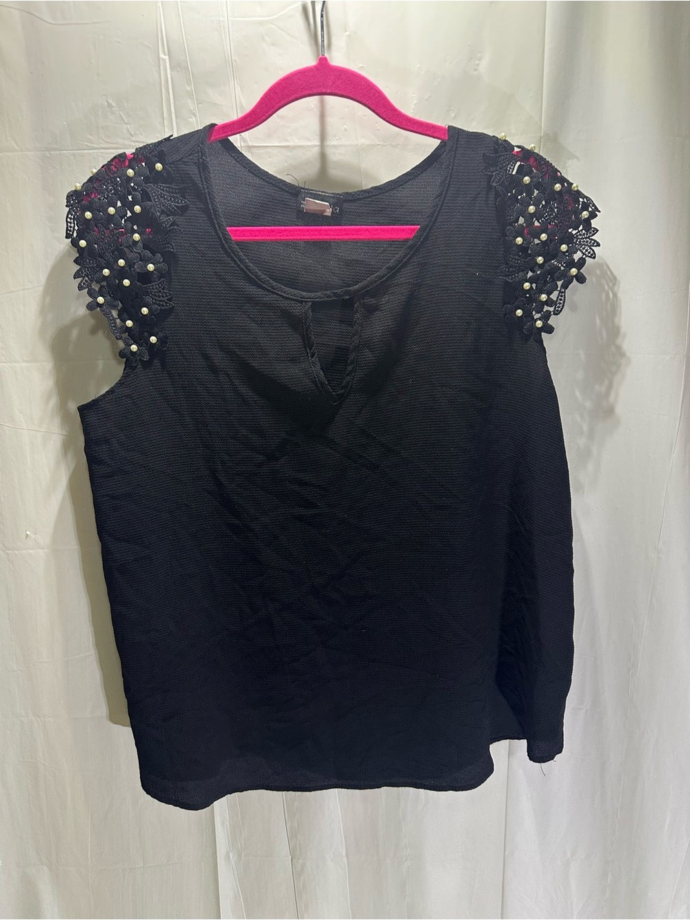 Sanctuary Women’s XL Black Sleeveless Pullover Top Beaded Shoulder Round Neck